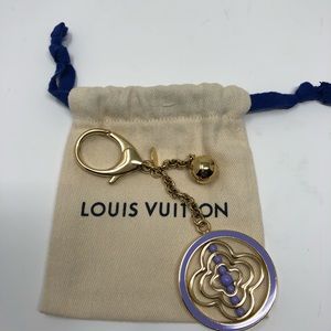 LOUIS VUITTON GOLD/LAVENDER FLEUR BAG CHARM 💜💜